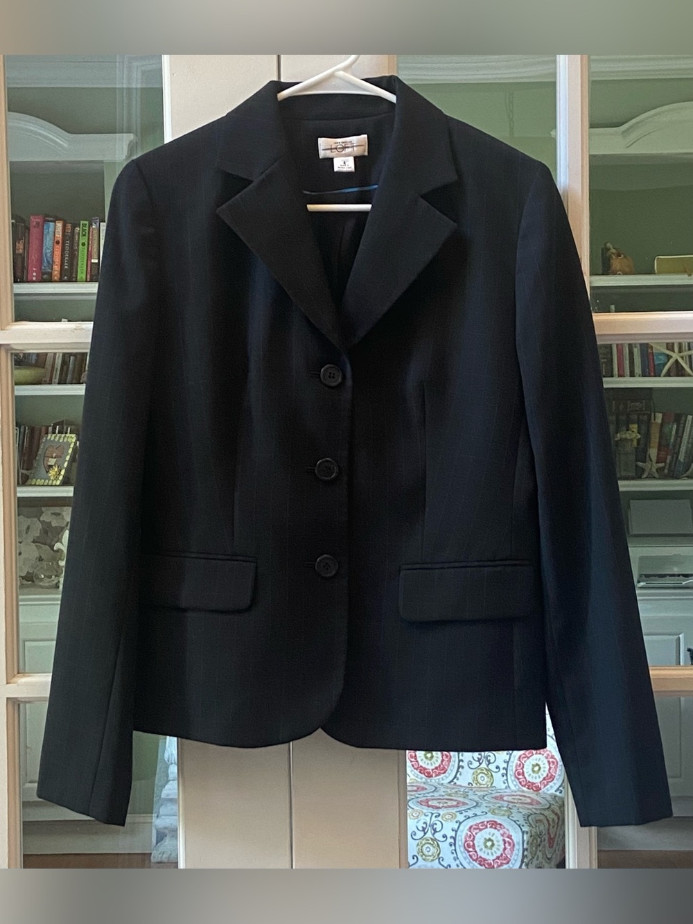 LOFT Black Women's Tailored Three-Button Blazer Size 4